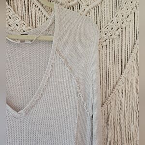 Free People Light Gray V-Neck Waffle Knit Sweater M